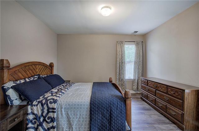 3186 Sail Winds NW Drive, Acworth, GA 30101