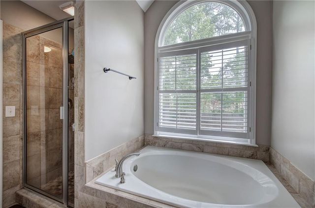 3186 Sail Winds NW Drive, Acworth, GA 30101