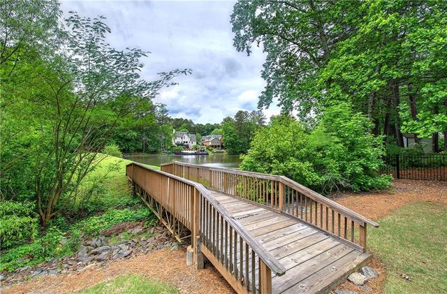 3186 Sail Winds NW Drive, Acworth, GA 30101