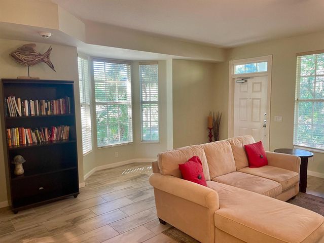 148 Ashley Court, Jupiter, FL 33458