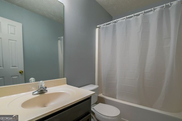 2147 Luna Lane, Gainesville, GA 30504