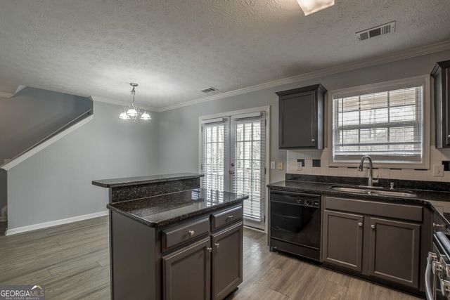 2147 Luna Lane, Gainesville, GA 30504