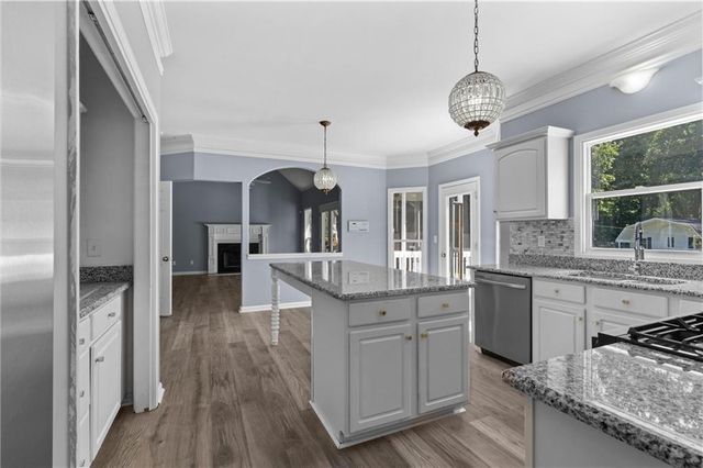 305 Savannah Place, Douglasville, GA 30134