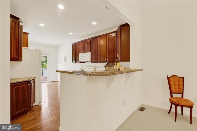 864 GERANIUM DR, Warrington, PA 18976