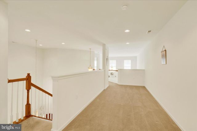 864 GERANIUM DR, Warrington, PA 18976