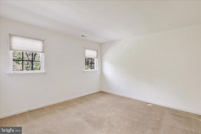 864 GERANIUM DR, Warrington, PA 18976