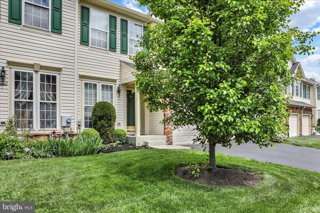 864 GERANIUM DR, Warrington, PA 18976