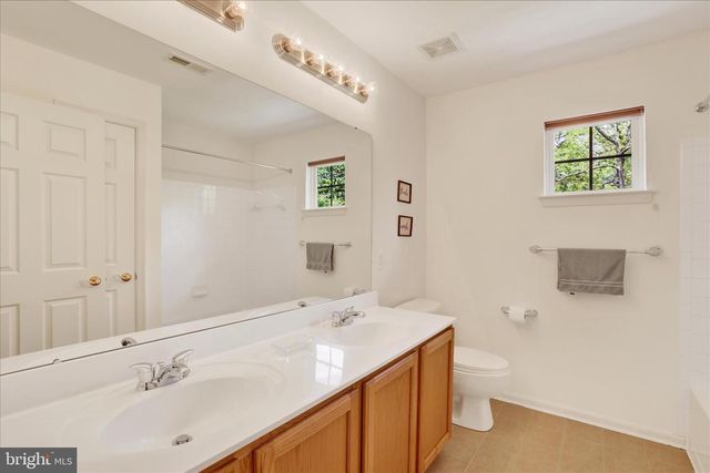 864 GERANIUM DR, Warrington, PA 18976
