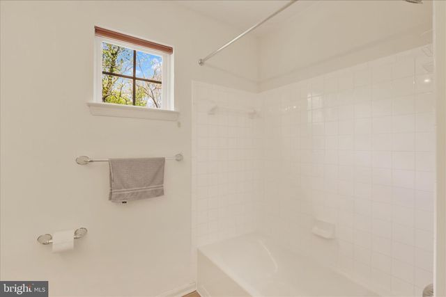 864 GERANIUM DR, Warrington, PA 18976