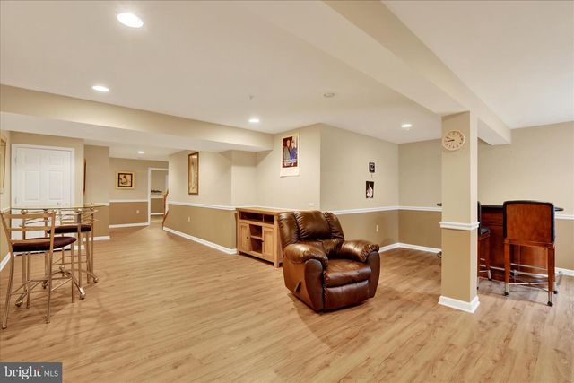 864 GERANIUM DR, Warrington, PA 18976