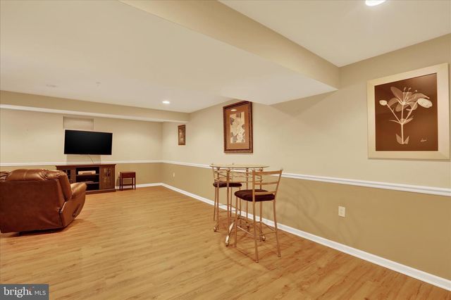 864 GERANIUM DR, Warrington, PA 18976