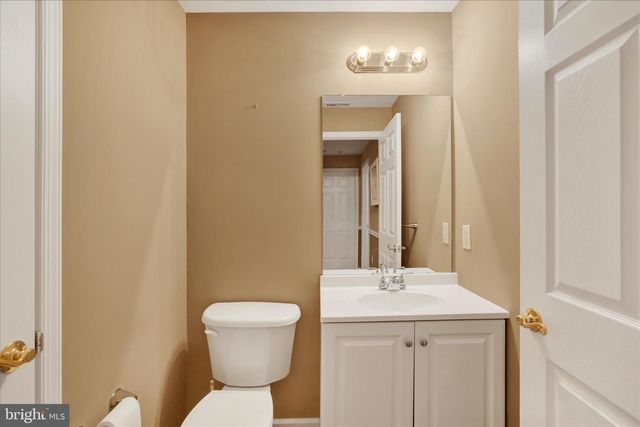 864 GERANIUM DR, Warrington, PA 18976