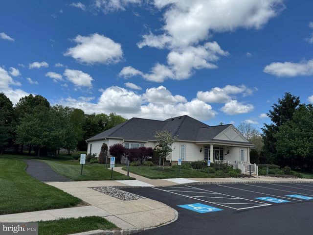 864 GERANIUM DR, Warrington, PA 18976