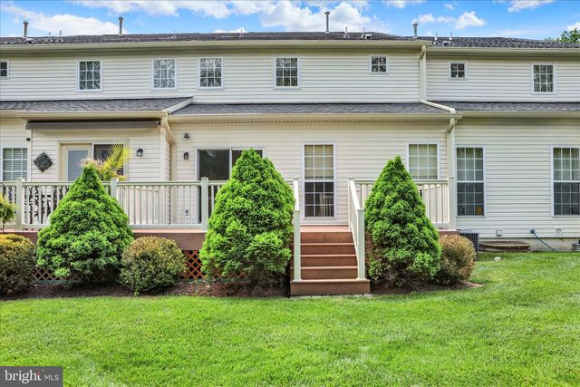 864 GERANIUM DR, Warrington, PA 18976