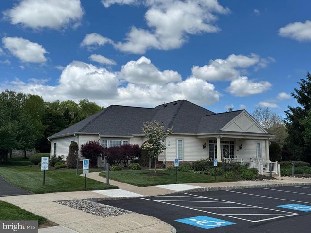 864 GERANIUM DR, Warrington, PA 18976