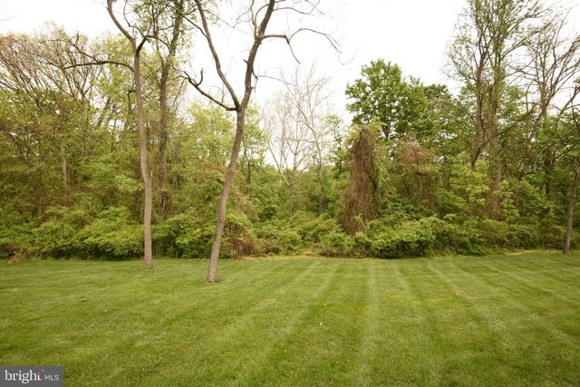 864 GERANIUM DR, Warrington, PA 18976