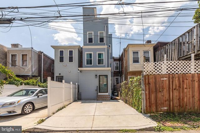 1935 CAMBRIDGE ST, Philadelphia, PA 19130