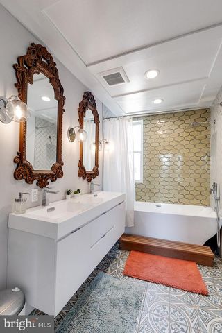 1935 CAMBRIDGE ST, Philadelphia, PA 19130