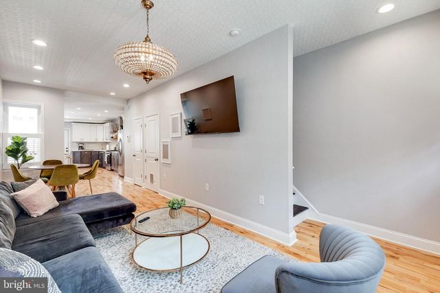 1935 CAMBRIDGE ST, Philadelphia, PA 19130