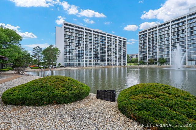 2005 S Finley Road 703, Lombard, IL 60148