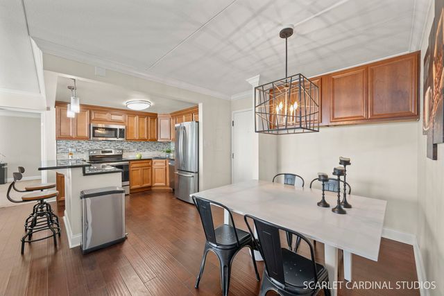 2005 S Finley Road 703, Lombard, IL 60148