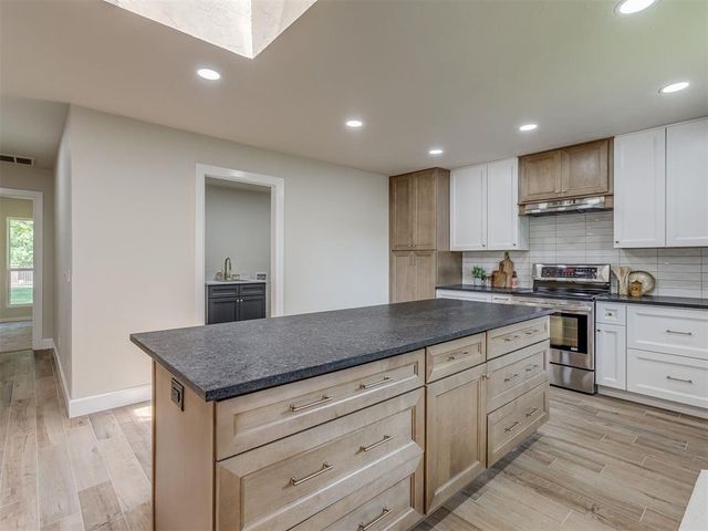 3802 N Country Club Road, Newcastle, OK 73065