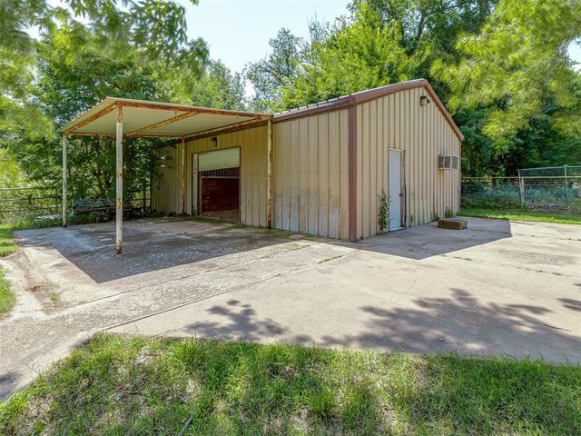 3802 N Country Club Road, Newcastle, OK 73065