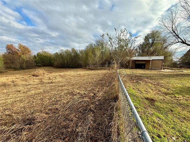 3802 N Country Club Road, Newcastle, OK 73065