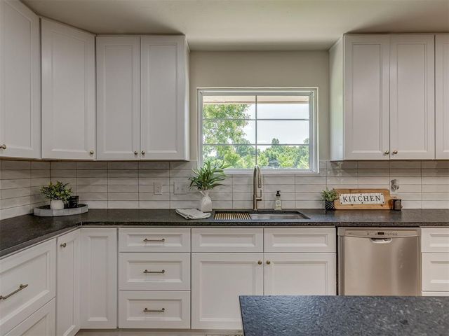 3802 N Country Club Road, Newcastle, OK 73065