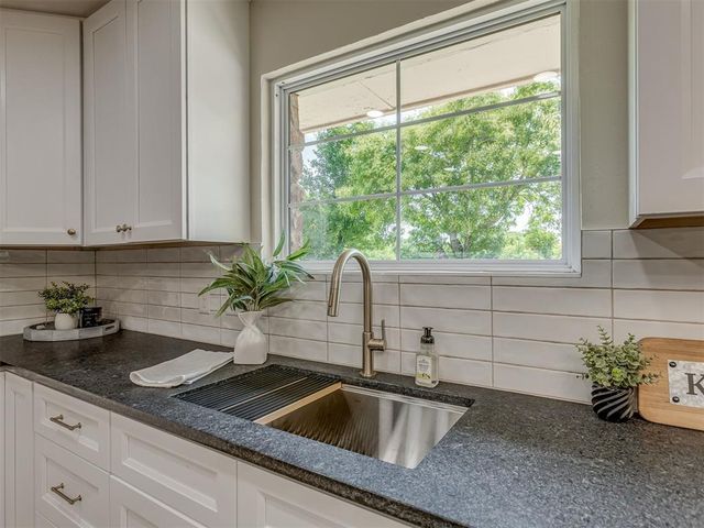 3802 N Country Club Road, Newcastle, OK 73065