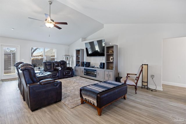 3527 Bonfire Ln, Pensacola, FL 32526