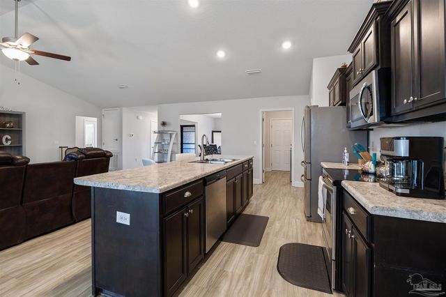 3527 Bonfire Ln, Pensacola, FL 32526