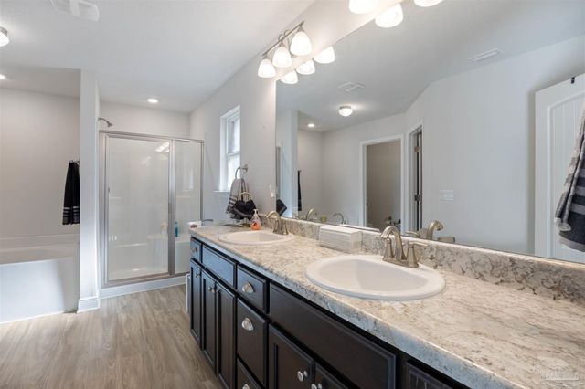 3527 Bonfire Ln, Pensacola, FL 32526