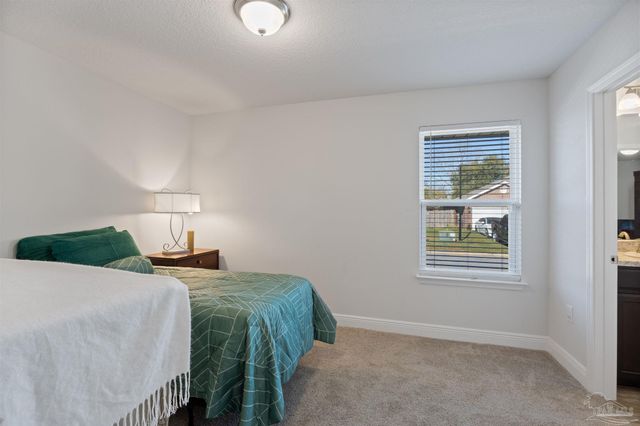 3527 Bonfire Ln, Pensacola, FL 32526