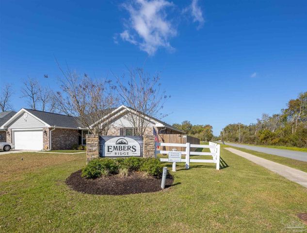 3527 Bonfire Ln, Pensacola, FL 32526