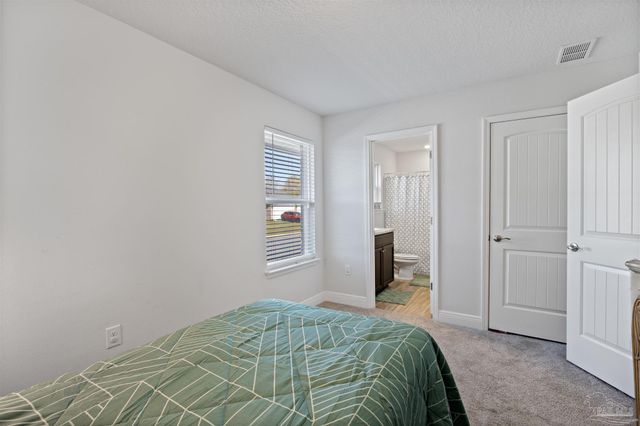 3527 Bonfire Ln, Pensacola, FL 32526