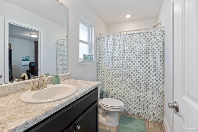 3527 Bonfire Ln, Pensacola, FL 32526