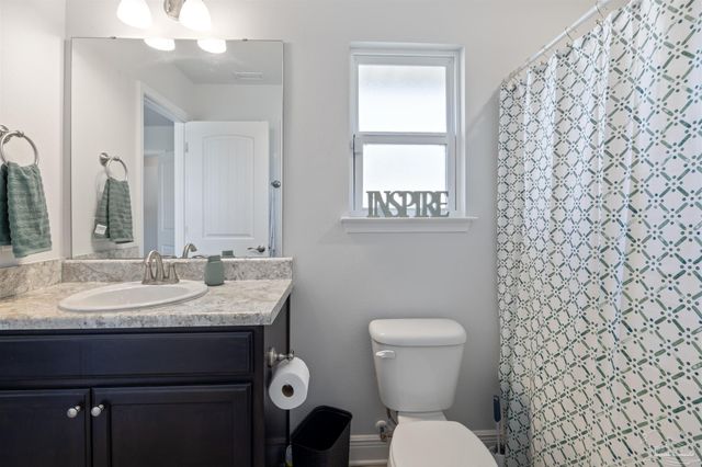 3527 Bonfire Ln, Pensacola, FL 32526