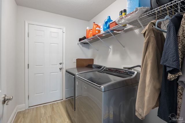 3527 Bonfire Ln, Pensacola, FL 32526