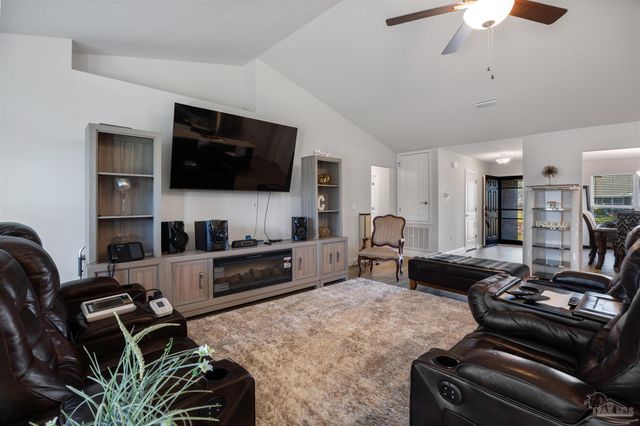 3527 Bonfire Ln, Pensacola, FL 32526