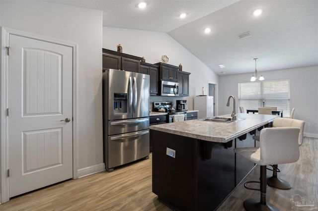 3527 Bonfire Ln, Pensacola, FL 32526