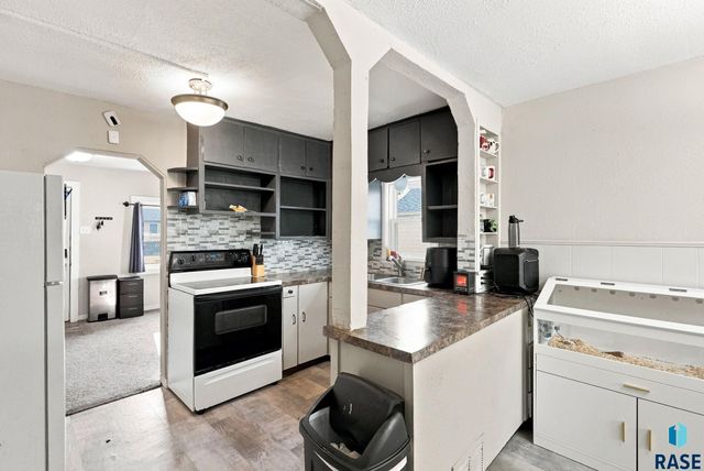 215 S Elmwood Ave Avenue, Sioux Falls, SD 57104