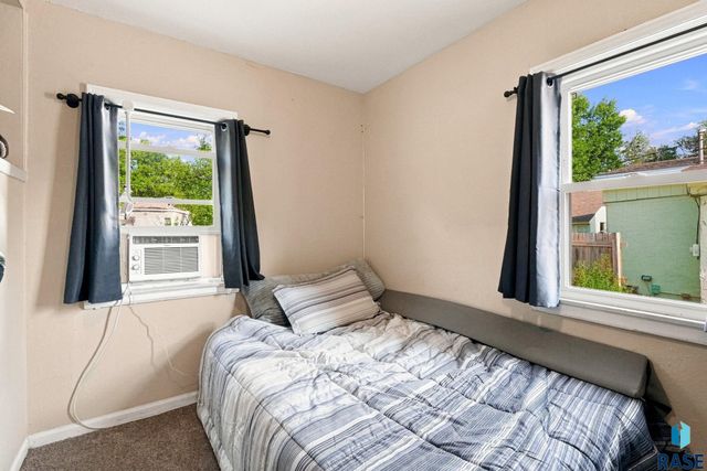 215 S Elmwood Ave Avenue, Sioux Falls, SD 57104