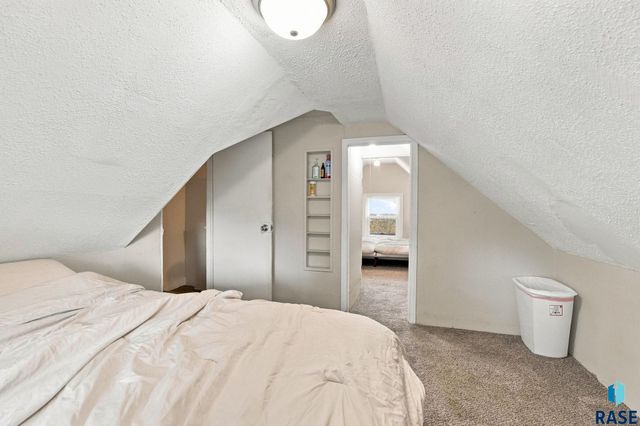 215 S Elmwood Ave Avenue, Sioux Falls, SD 57104