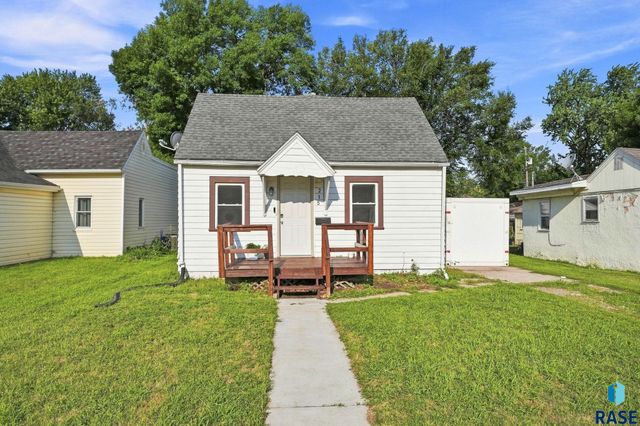 215 S Elmwood Ave Avenue, Sioux Falls, SD 57104