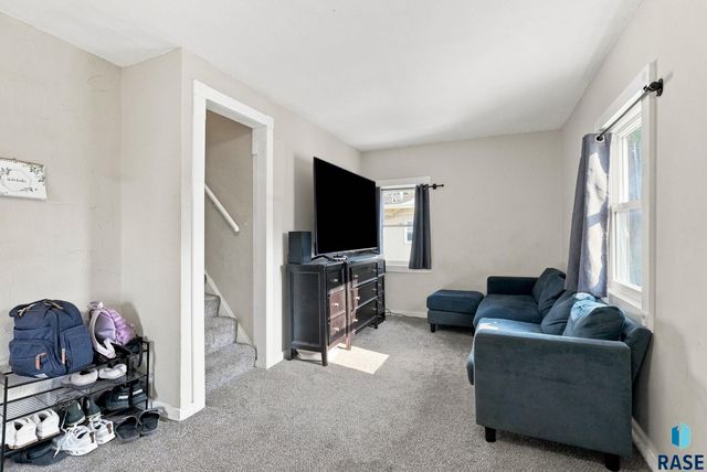 215 S Elmwood Ave Avenue, Sioux Falls, SD 57104