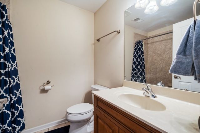 47 Schindler Ct, Franklin Twp., NJ 08873