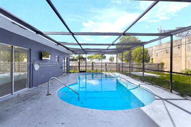 1854 Lauderdale Manor Drive, Fort Lauderdale, FL 33311