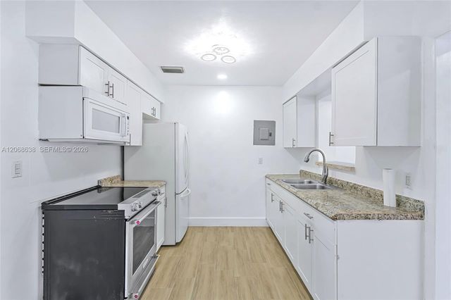 1854 Lauderdale Manor Drive, Fort Lauderdale, FL 33311