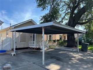 5109 Ave Q 1/2, Galveston, TX 77551